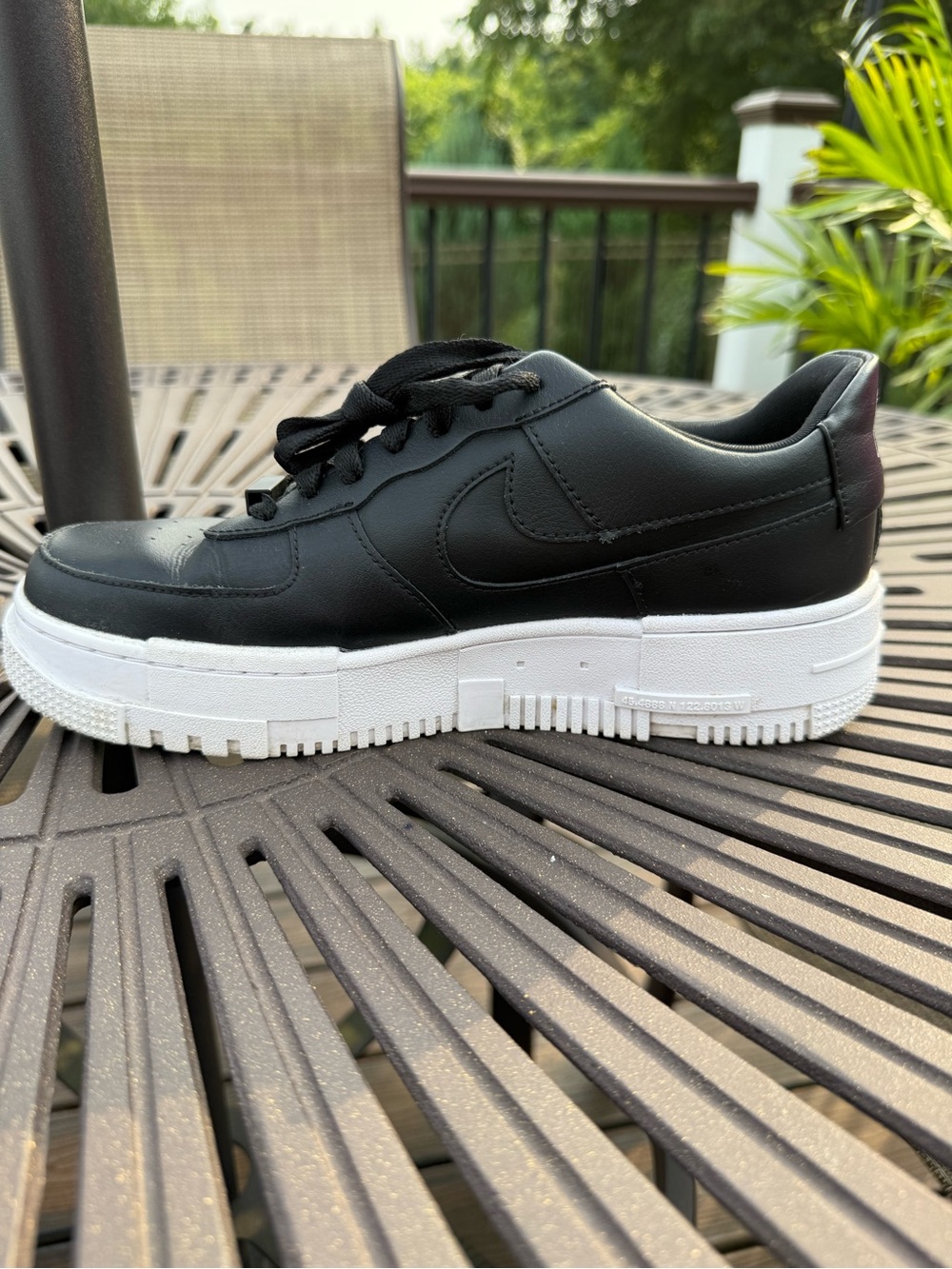 Women’s Nike Air Force 1 Pixel sneaker, Sz 9, like new ! - Picture 3 of 8